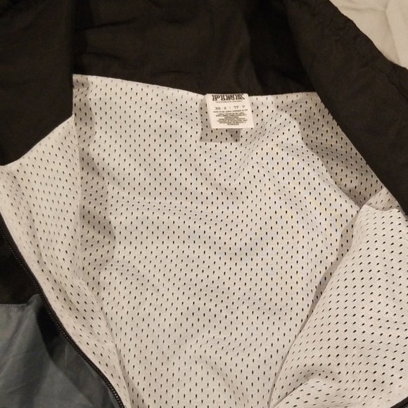 VS PINK Windbreaker Jacket Size XS/S - Picture 3 of 5